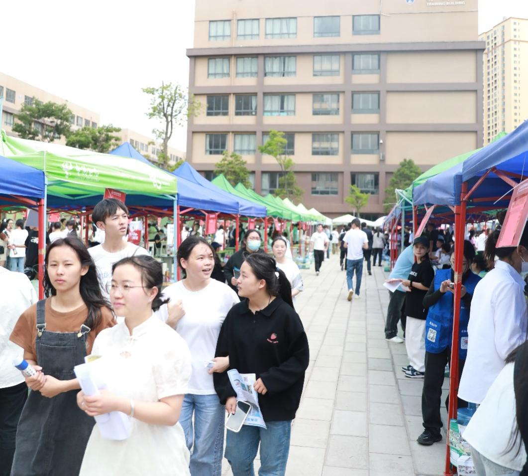 春暖花开 “职”为你来 jinnianhui今年会举办2024届毕业生双选会