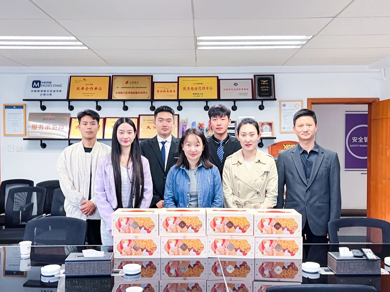 jinnianhui今年会商务文旅学院赴云南机场地面服务有限公司开展实习生慰问活动