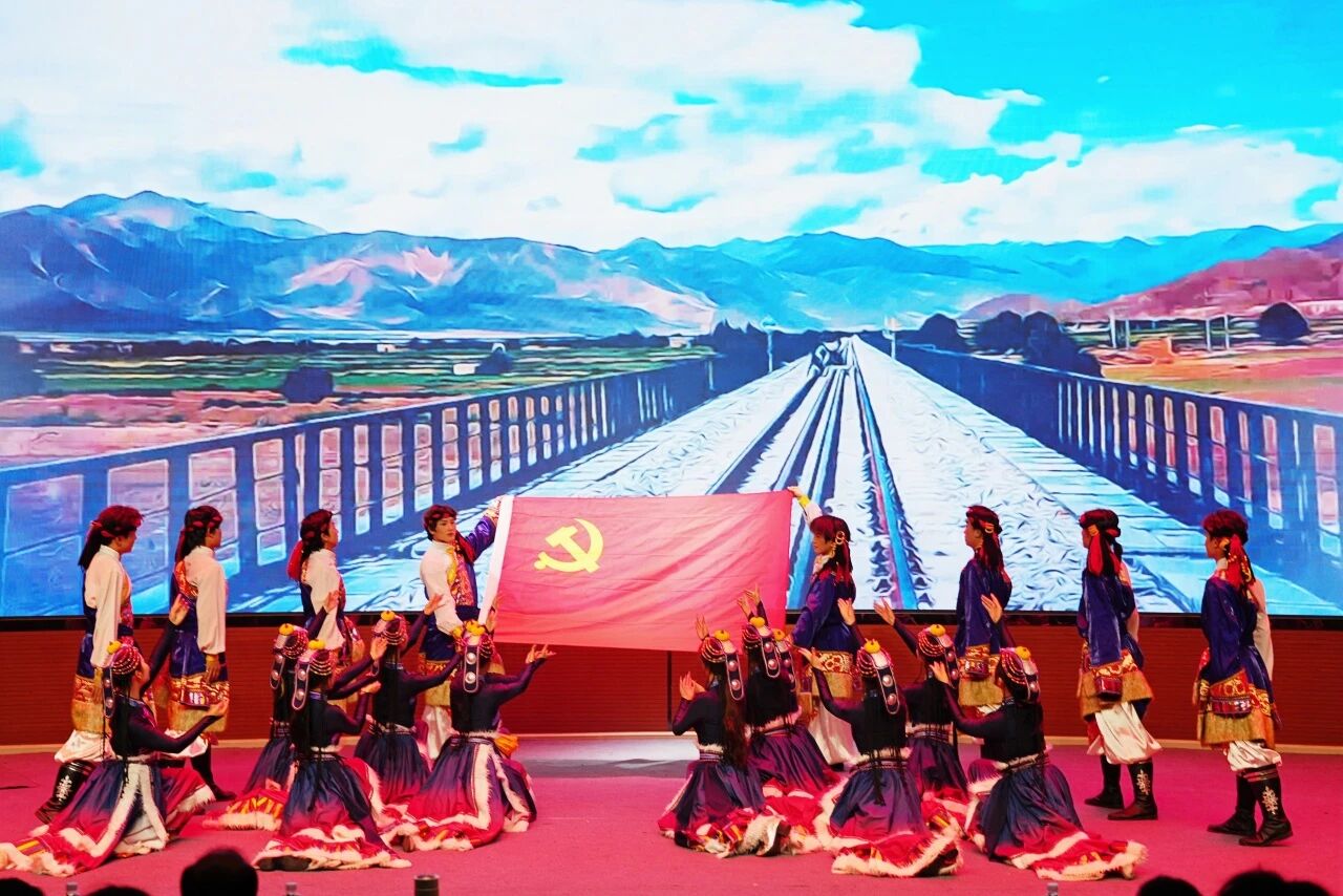 云南省教育厅“高雅艺术进校园”活动走进jinnianhui今年会 ​